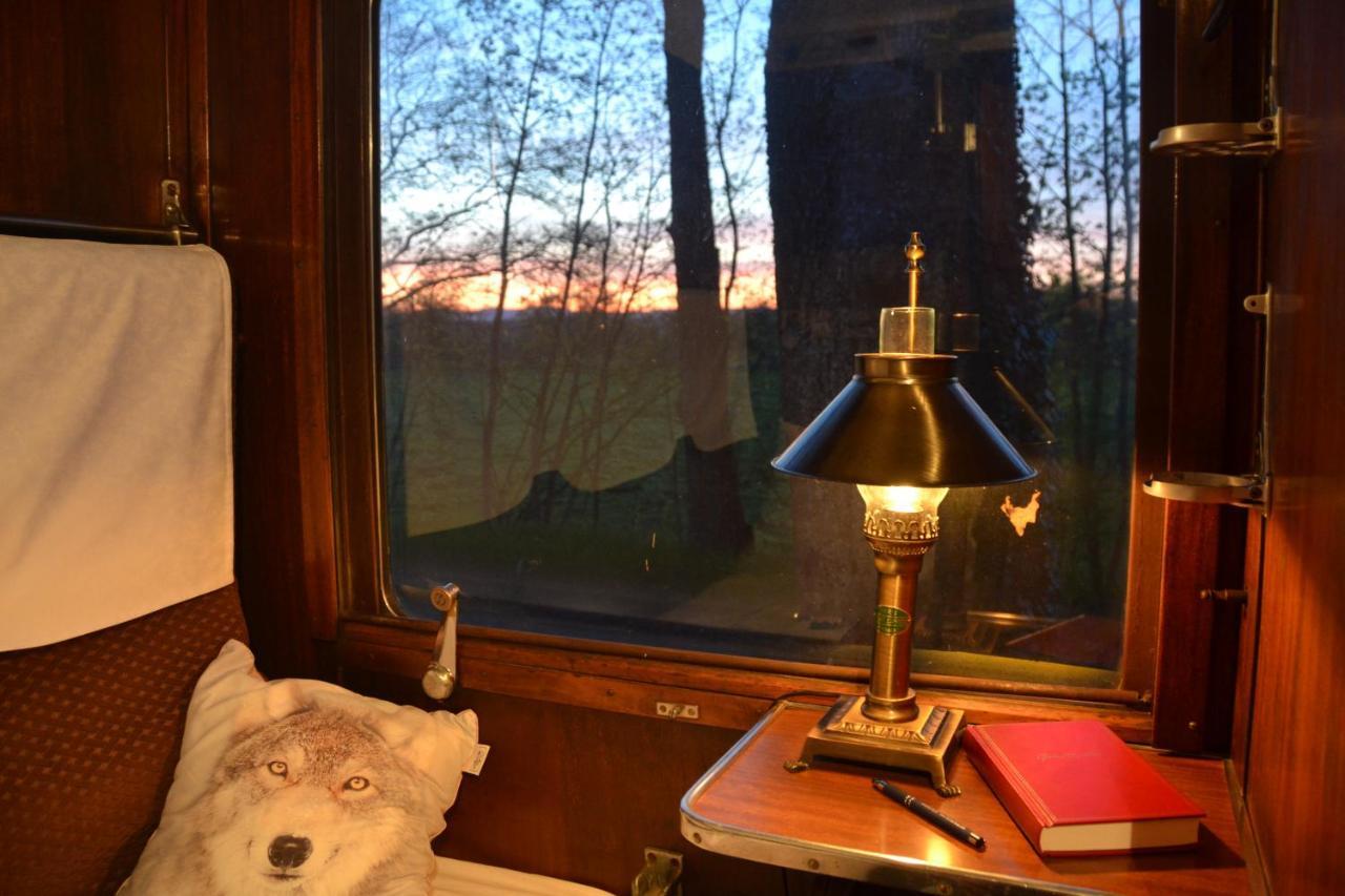 Le Train Des Reves Otel Dracy-Saint-Loup Dış mekan fotoğraf